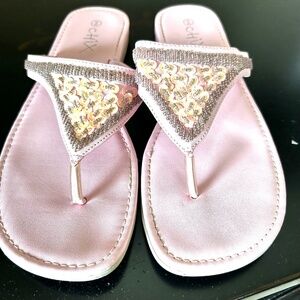 Chix Light Pink Sandals. size 8